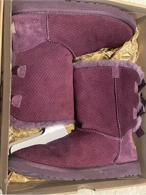 UGG Bailey Bow Exotic Scales